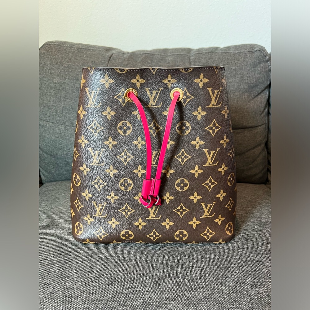 Louis Vuitton NeoNoe Freesia - Picture 3 of 17